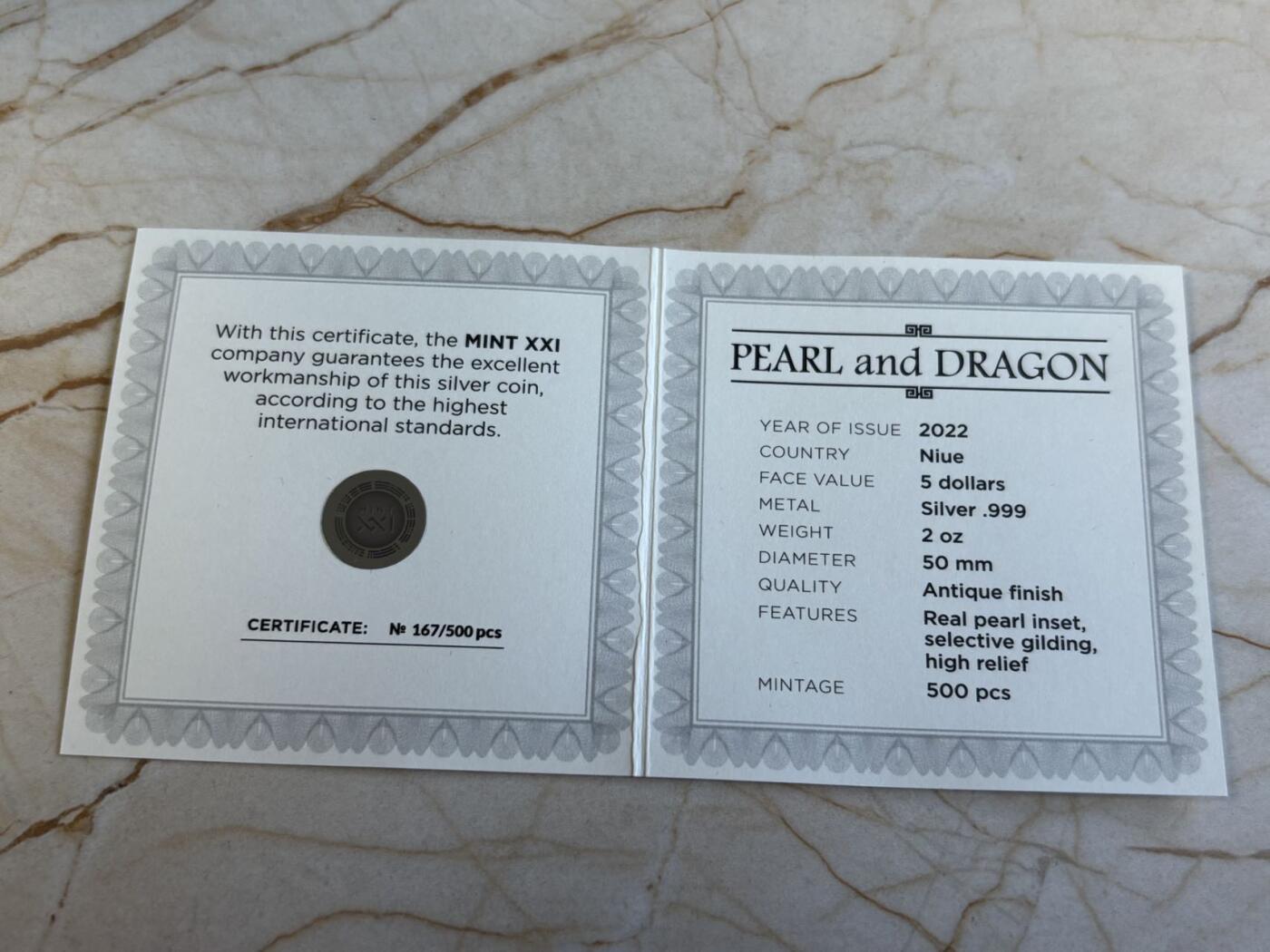 第196期拍卖 纽埃2022年神龙吐珠镶嵌珍珠2盎司仿古纪念银币，999银镀金，发行500枚