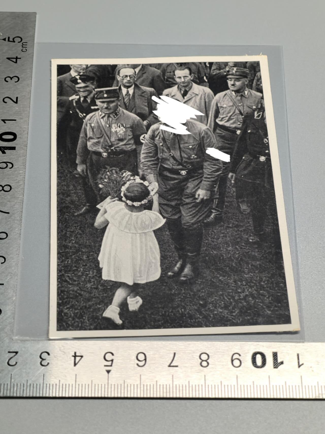 小驴勋章奖章收藏4月4日周六晚六点拍卖（珍爱和平，收藏战争，铭记历史，勿忘国耻，忠党爱国。有偿代拍，送拍规则在简介最后，参拍须阅读规则后再参拍，关系到运费包装发货时效真假辨别等关键信息，拍卖时不再发原图，看大图店主微信码在拍卖店铺介绍里） 画家宣传卡片