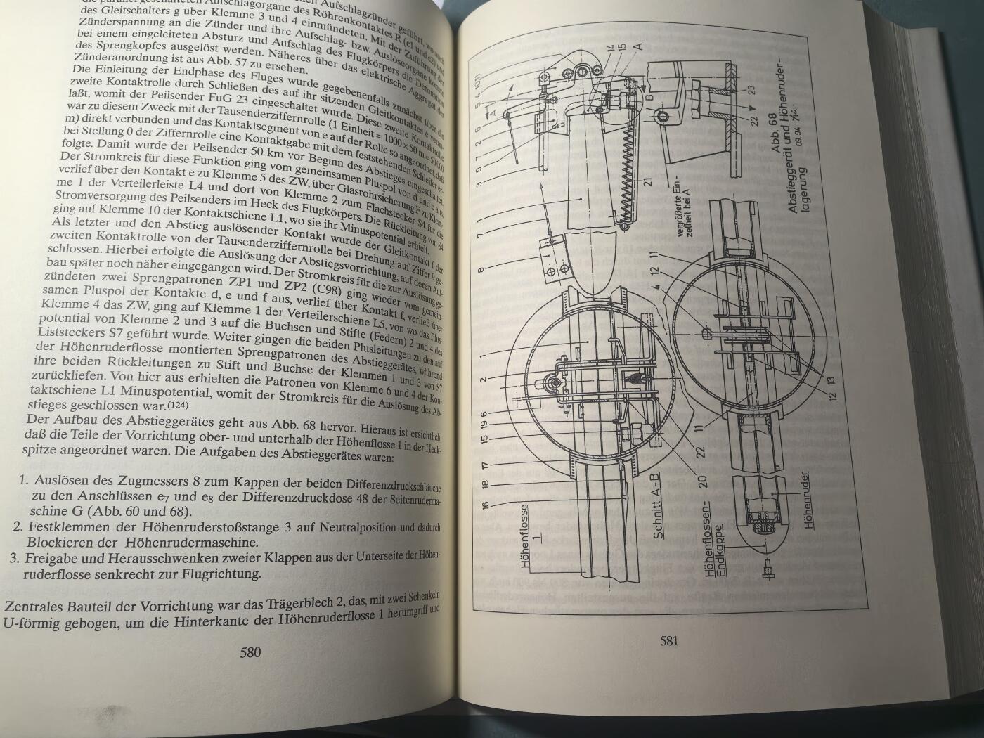 盛世勋华——号角文化勋章邮票专场拍卖第312期 德语军事历史文献 西佩内明德：德国空军秘密遥控武器试验场及其发展历史 厚达848页