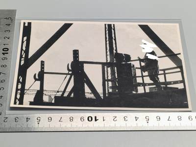 小驴勋章奖章收藏4月4日周六晚六点拍卖（珍爱和平，收藏战争，铭记历史，勿忘国耻，忠党爱国。有偿代拍，送拍规则在简介最后，参拍须阅读规则后再参拍，关系到运费包装发货时效真假辨别等关键信息，拍卖时不再发原图，看大图店主微信码在拍卖店铺介绍里） - 大号画家宣传卡片