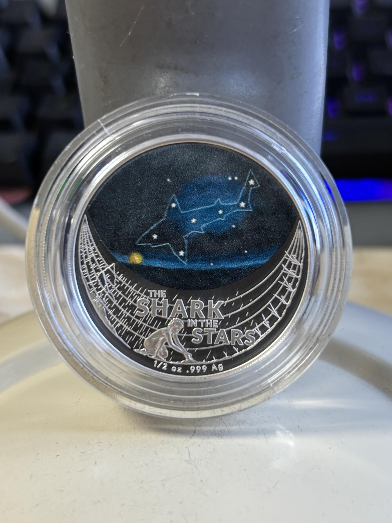 第195期拍卖 澳大利亚2021年梦幻星空鲨鱼座半盎司彩色银币，999银，发行量5000枚