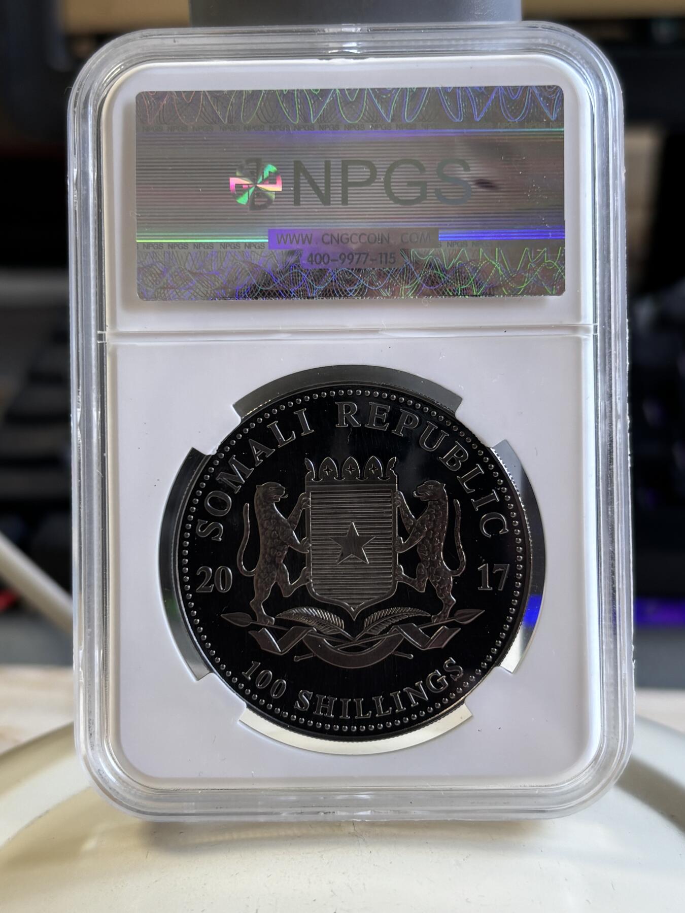 第196期拍卖 索马里2017年黑金帝国系列非洲大象钌化镀金银币评级，999钌化镀金，1盎司，发行5000枚