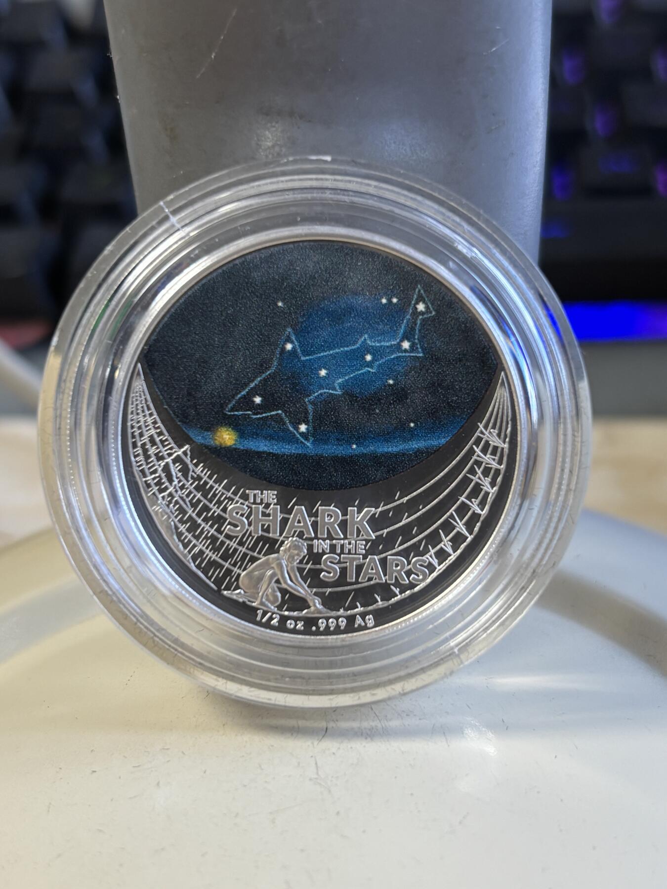 第195期拍卖 澳大利亚2021年梦幻星空鲨鱼座半盎司彩色银币，999银，发行量5000枚