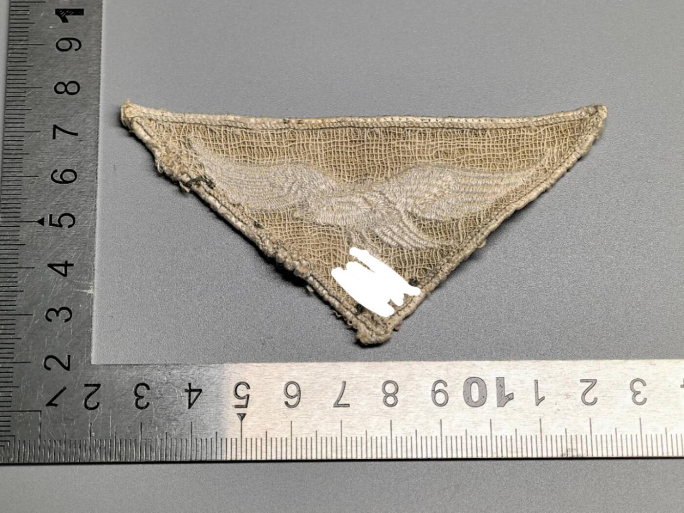 小驴勋章奖章收藏4月4日周六晚六点拍卖（珍爱和平，收藏战争，铭记历史，勿忘国耻，忠党爱国。有偿代拍，送拍规则在简介最后，参拍须阅读规则后再参拍，关系到运费包装发货时效真假辨别等关键信息，拍卖时不再发原图，看大图店主微信码在拍卖店铺介绍里） 现代工艺品 非洲胸鹰徽 非原品