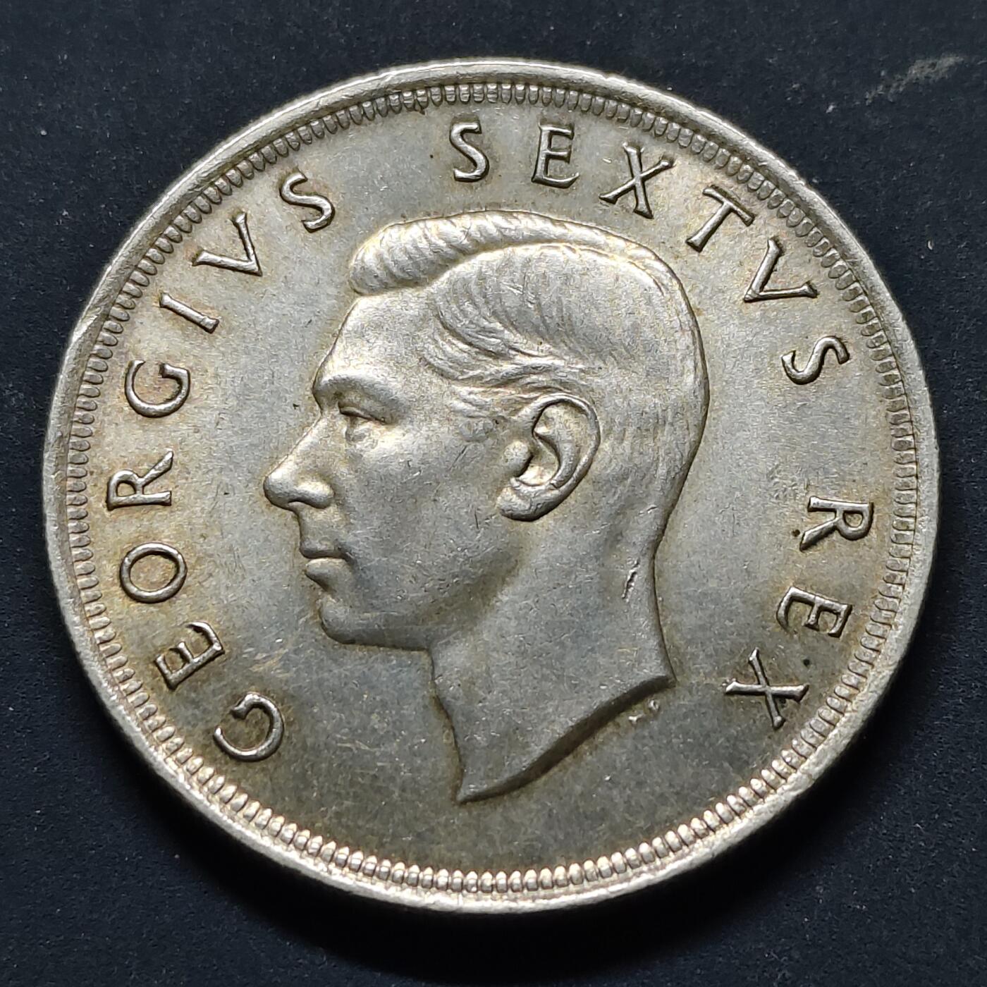 【全场包邮】纯粹捡漏拍517场 南非1952年5先令发现开普敦300周年克朗型纪念银币【38.61毫米28.28克50%】