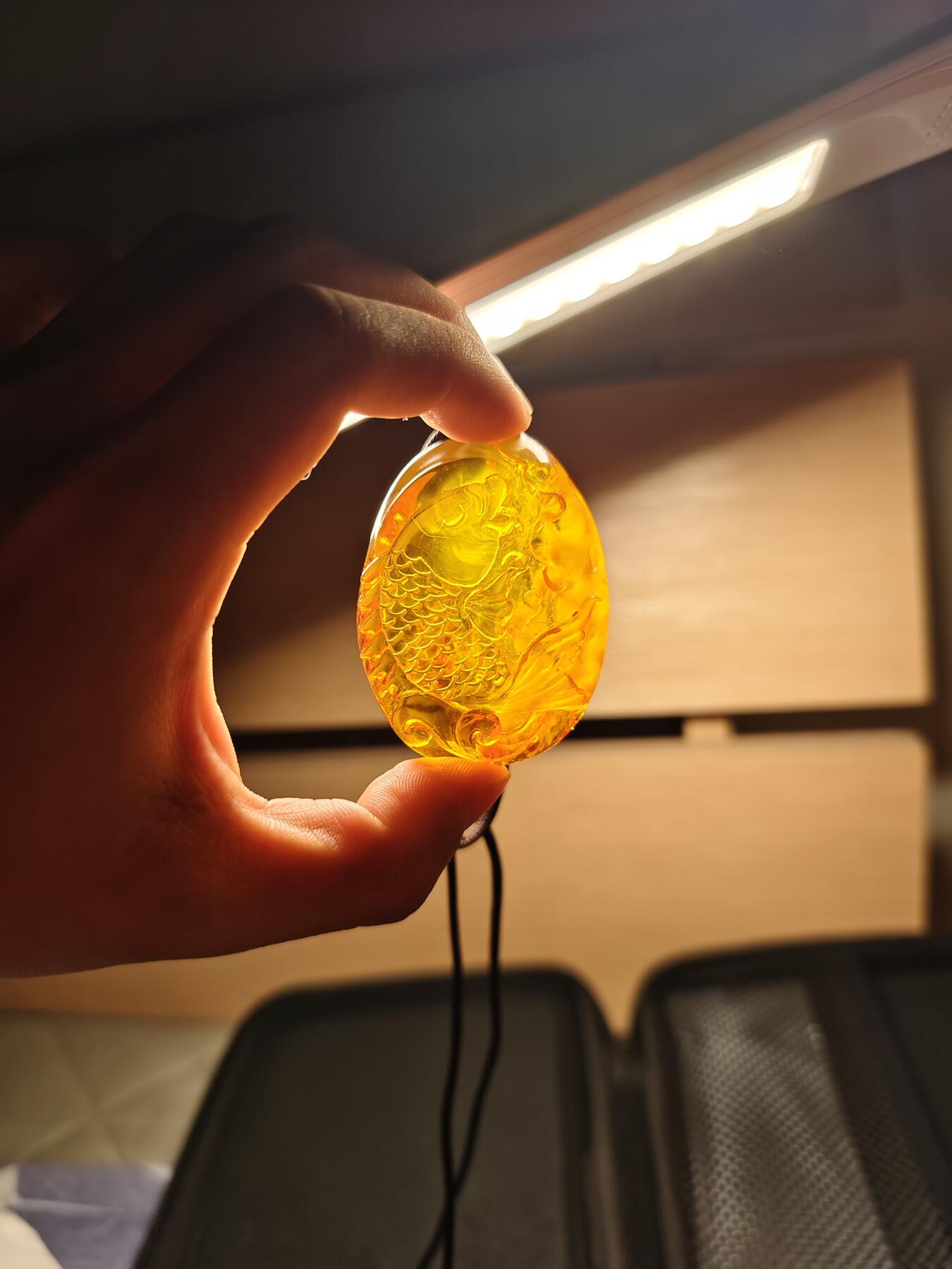 全新“鱼戏水”主题金珀