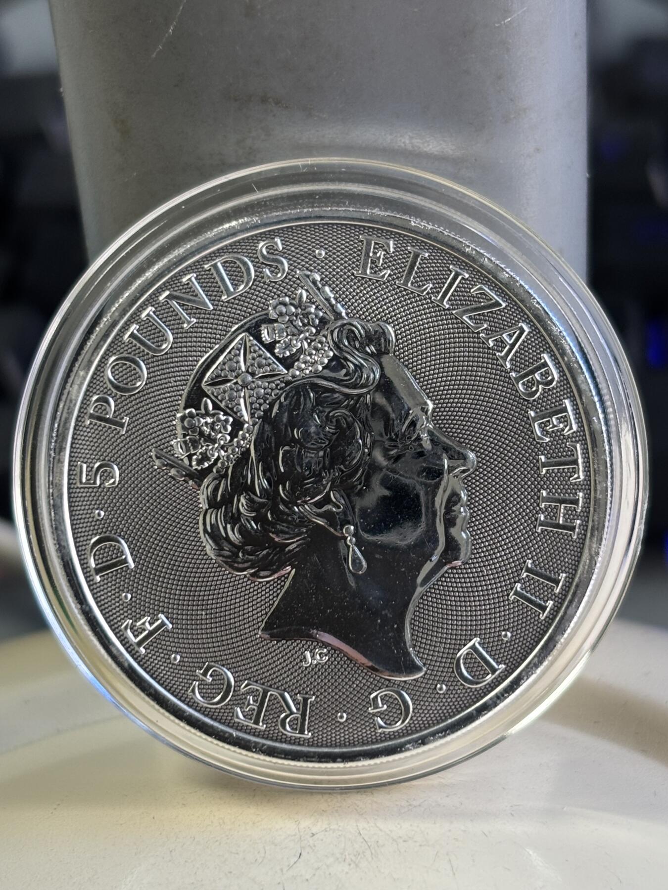 第196期拍卖 英国2018年女王神兽系列克拉伦斯黑牛2盎司纪念银币，9999银