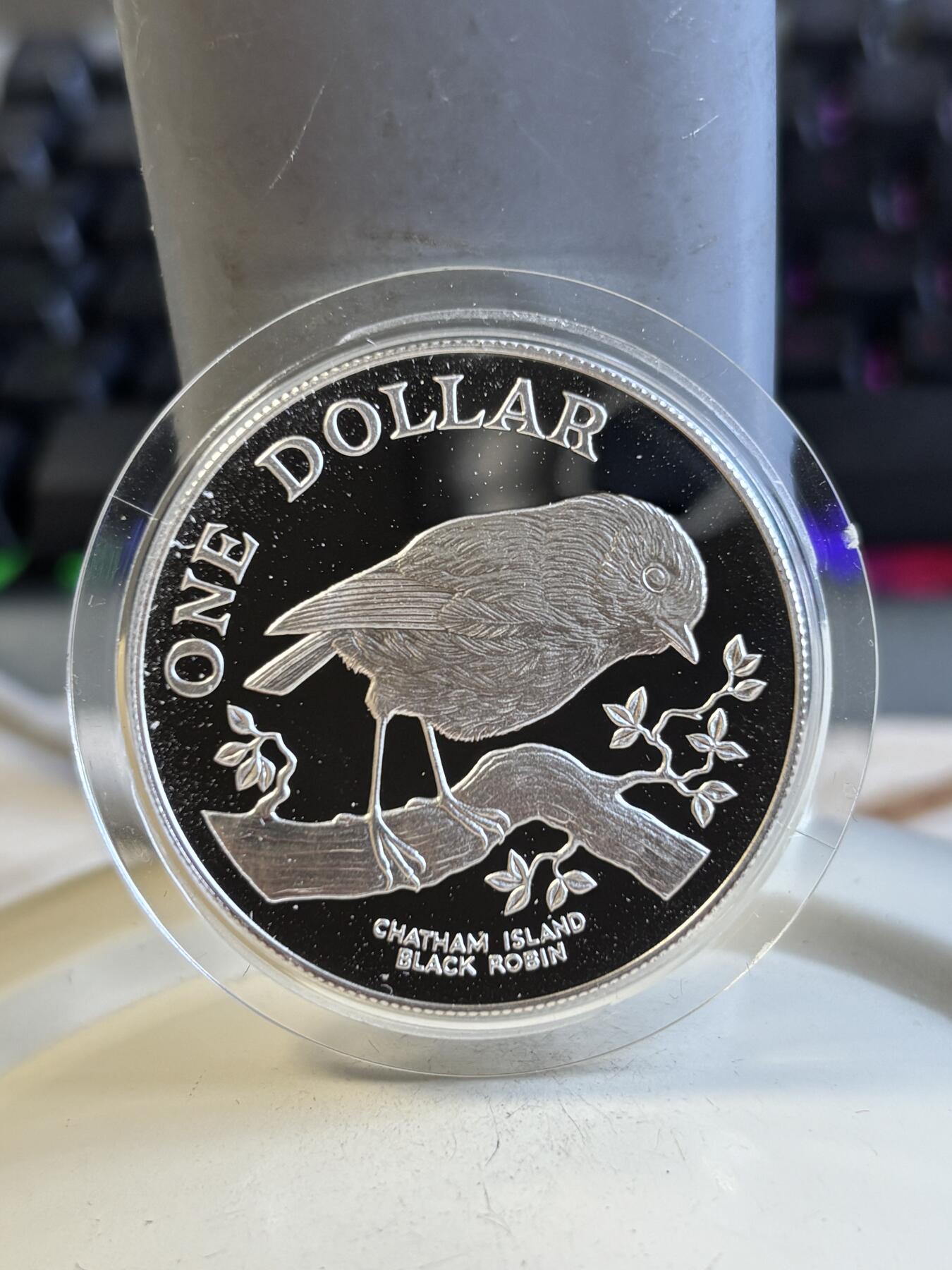 第195期拍卖 新西兰1984年黑知更鸟，珍稀动物系列精制大银币带盒无证书，27.22克，925银