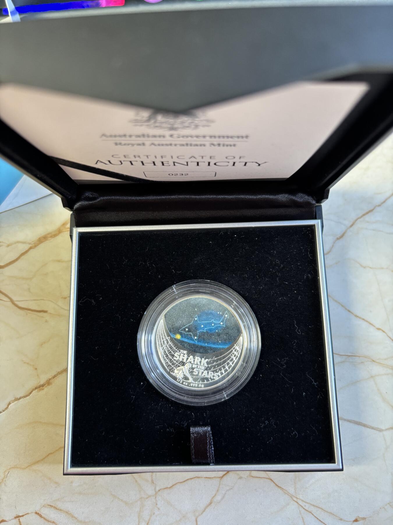 第195期拍卖 澳大利亚2021年梦幻星空鲨鱼座半盎司彩色银币，999银，发行量5000枚