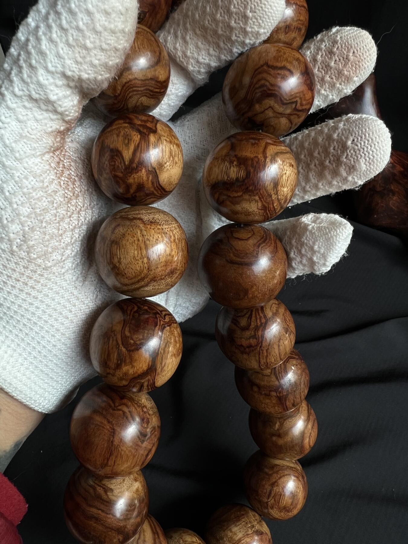 零元拍：对眼海南黄花梨满花鬼眼荧光3.0X18颗豪华大手持，手串