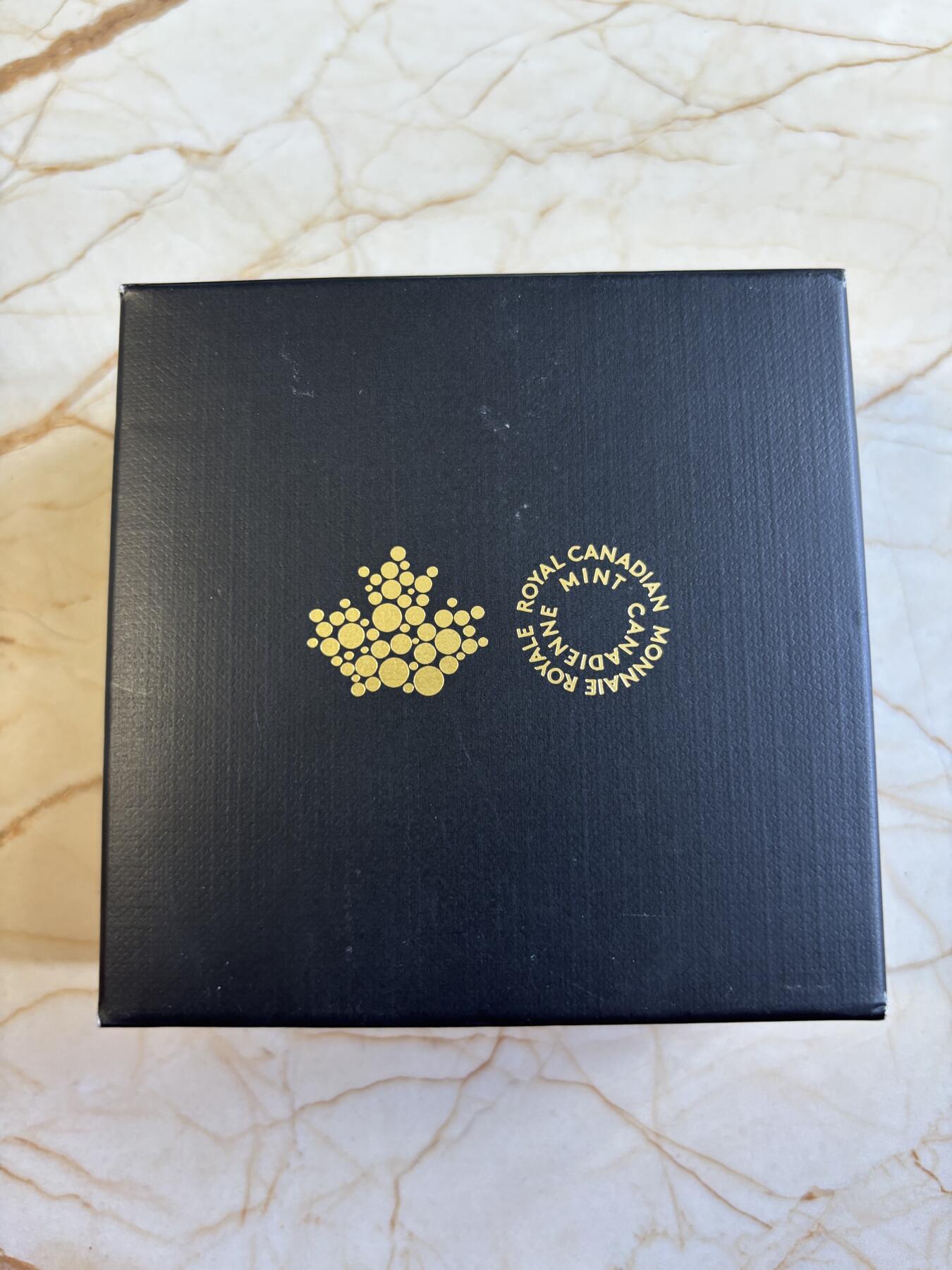 第196期拍卖 加拿大2023年爱德华皇冠镶嵌水晶1盎司精制纪念银币，9999银，发行6000枚