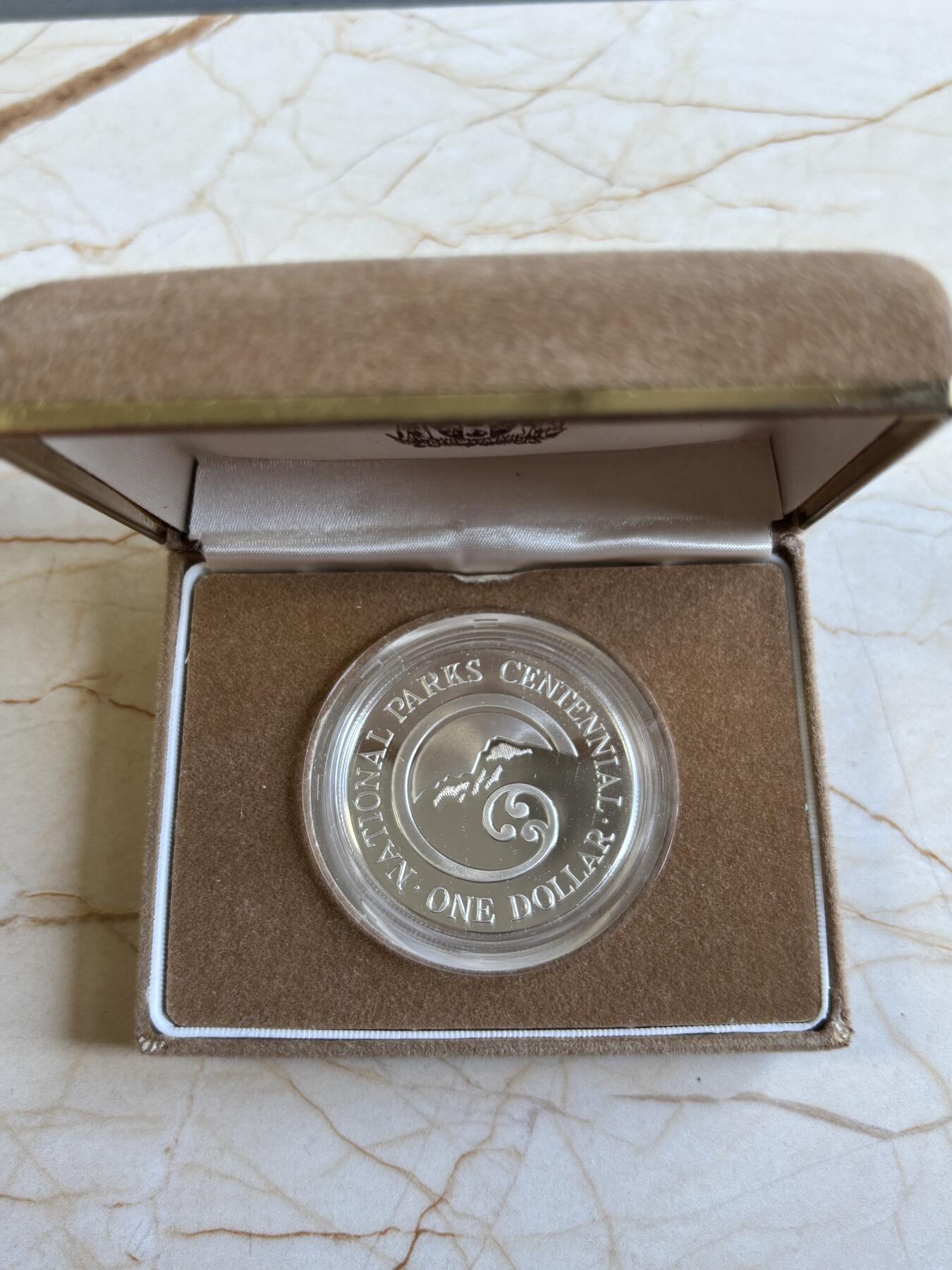 第195期拍卖 新西兰1987年国家公园百年纪念，珍稀动物系列精制大银币带盒无证书，27.22克，925银