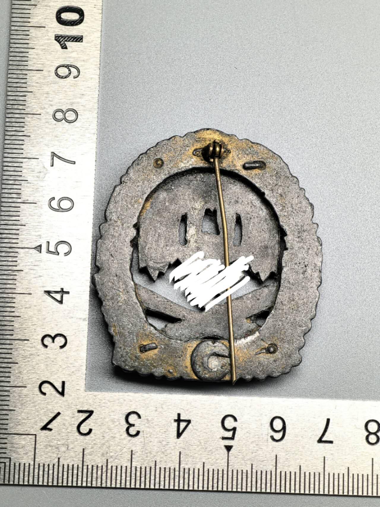 小驴勋章奖章收藏4月4日周六晚六点拍卖（珍爱和平，收藏战争，铭记历史，勿忘国耻，忠党爱国。有偿代拍，送拍规则在简介最后，参拍须阅读规则后再参拍，关系到运费包装发货时效真假辨别等关键信息，拍卖时不再发原图，看大图店主微信码在拍卖店铺介绍里） 现代工艺品 50次突击奖章 非原品