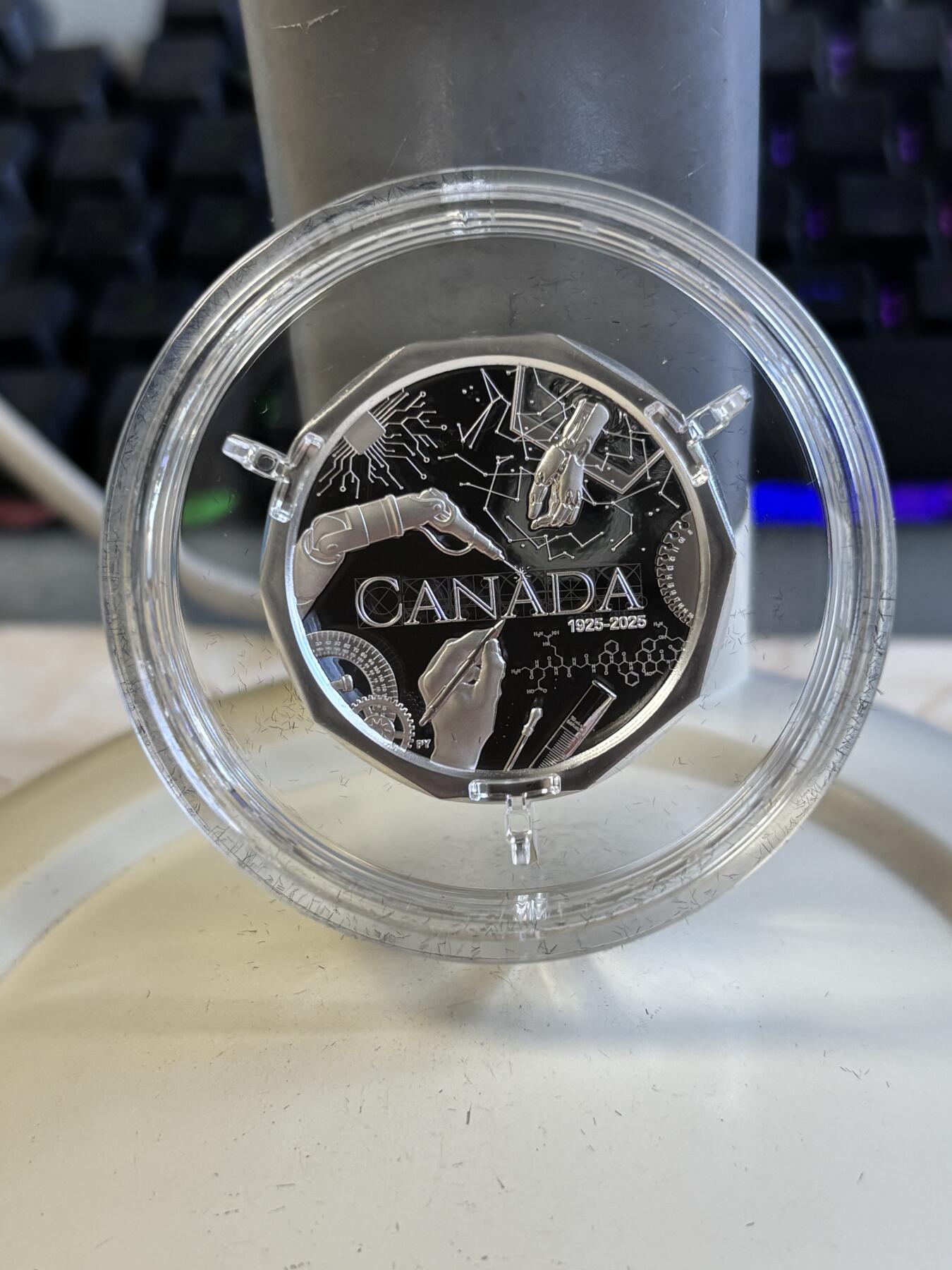 第196期拍卖 加拿大2025年工程师的召唤1盎司多边形精制纪念银币，9999银，发行5000枚