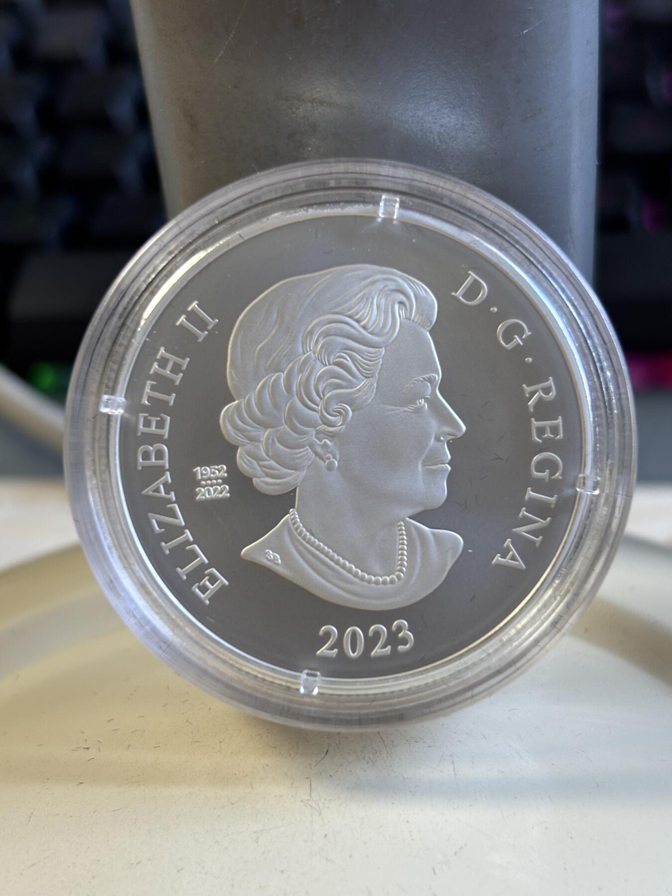 第196期拍卖 加拿大2023年爱德华皇冠镶嵌水晶1盎司精制纪念银币，9999银，发行6000枚