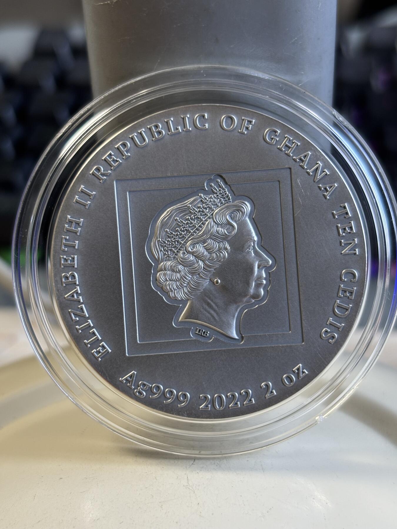 第196期拍卖 加纳2022年忙碌的小蚂蚁2盎司镀金仿古纪念银币，999银镀金，发行500枚