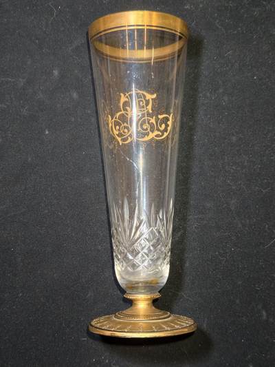 凯旋世界勋赏（第23期）（欢迎送拍）（对拍品有疑问请询问客服，不接受到手刀，出价默认拍品品相。请认真阅读拍卖规则！出价默认已认可！）（收到货请录制开箱视频，无视频概不处理问题。） - 奥匈帝国  安东·鲍尔少将 私人定制的水晶描金杯，饰有安东·鲍尔的私人符文（A·B）主体材质为来自鲍尔少将家乡的 波西米亚水晶，手工吹制制成，符文和装饰用纯金描金烧制在水晶玻璃上，底座由镀金材质制成