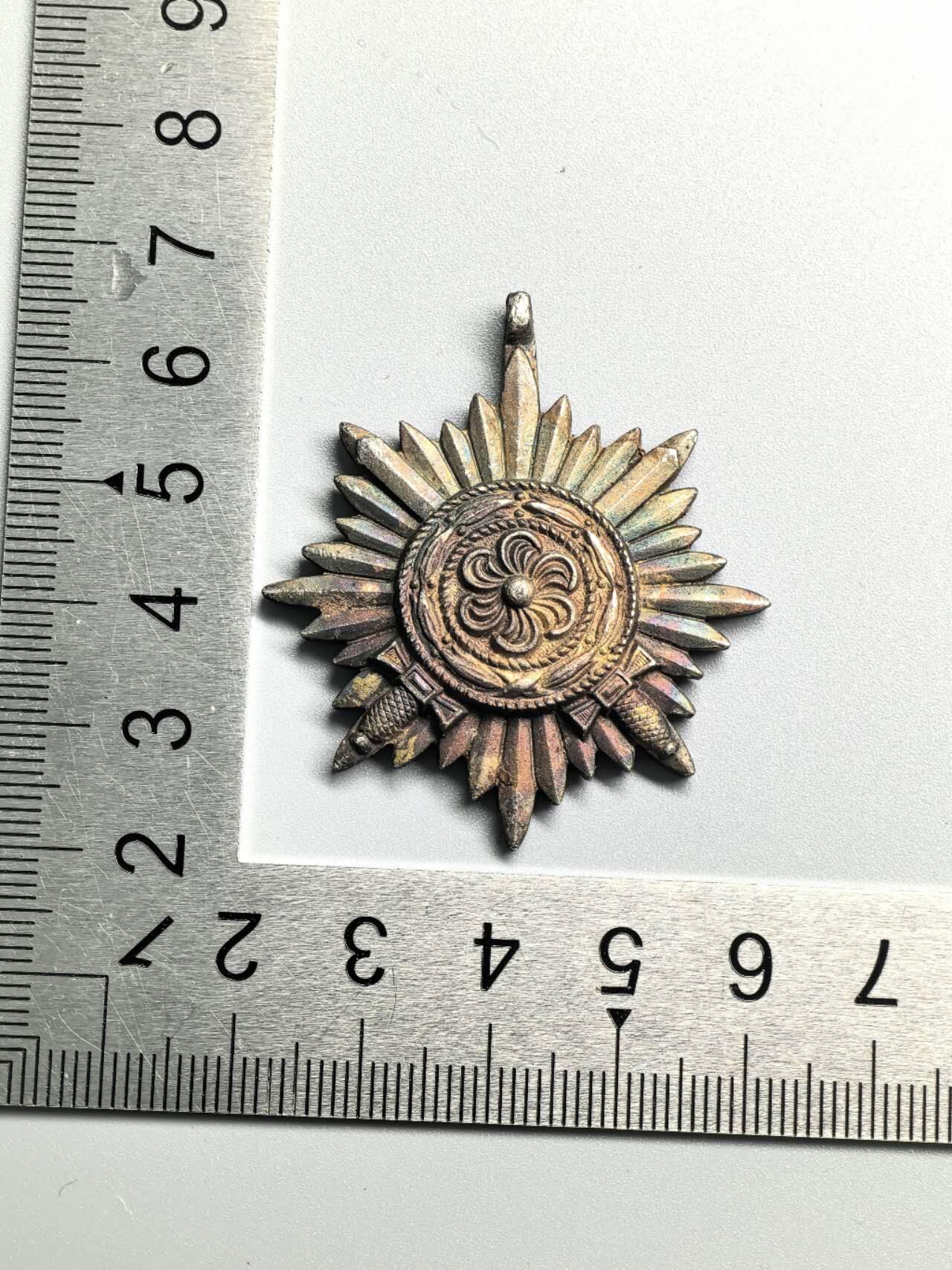 小驴勋章奖章收藏4月4日周六晚六点拍卖（珍爱和平，收藏战争，铭记历史，勿忘国耻，忠党爱国。有偿代拍，送拍规则在简介最后，参拍须阅读规则后再参拍，关系到运费包装发货时效真假辨别等关键信息，拍卖时不再发原图，看大图店主微信码在拍卖店铺介绍里） 现代工艺品 二级东线解放 非原品