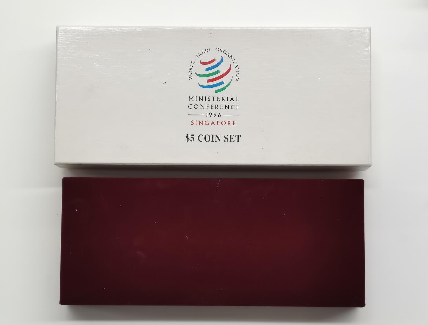 博洋堂世界钱币拍卖第167期（全场包邮） 新加坡1996年5元精制银铜币套 世贸组织新加坡部长会议（1996） 20克925银20克铜 发行量：2800套 盒证全