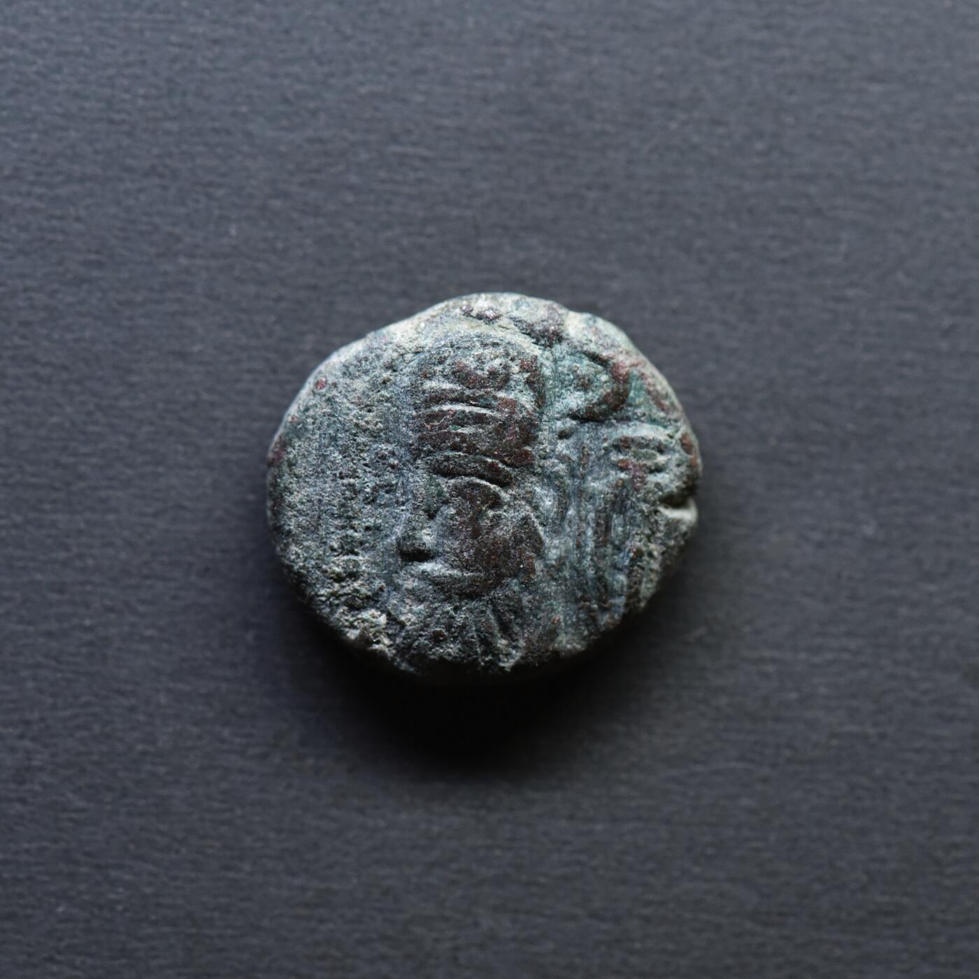 【良泉】4月16日【西方古代打制币】拍卖108件 公元1-2世纪【埃兰】弗拉特斯铜币，3.58克