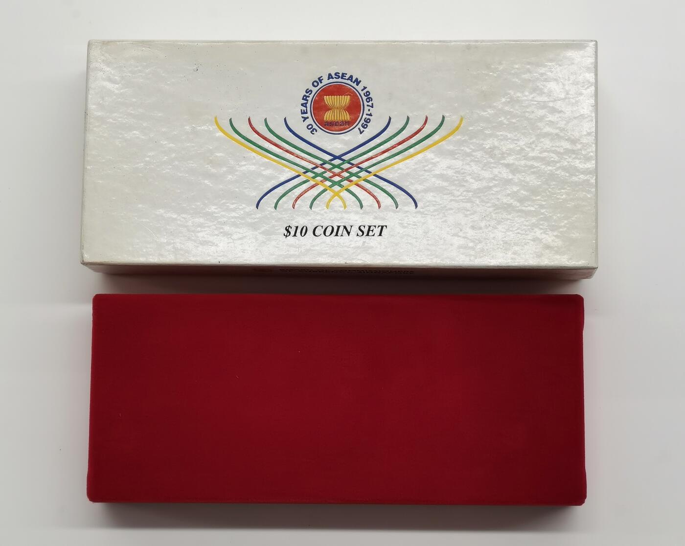 博洋堂世界钱币拍卖第167期（全场包邮） 新加坡1997年10元精制银铜币套 东盟30周年 31.1克925银28克铜 发行量：2800套 盒证全