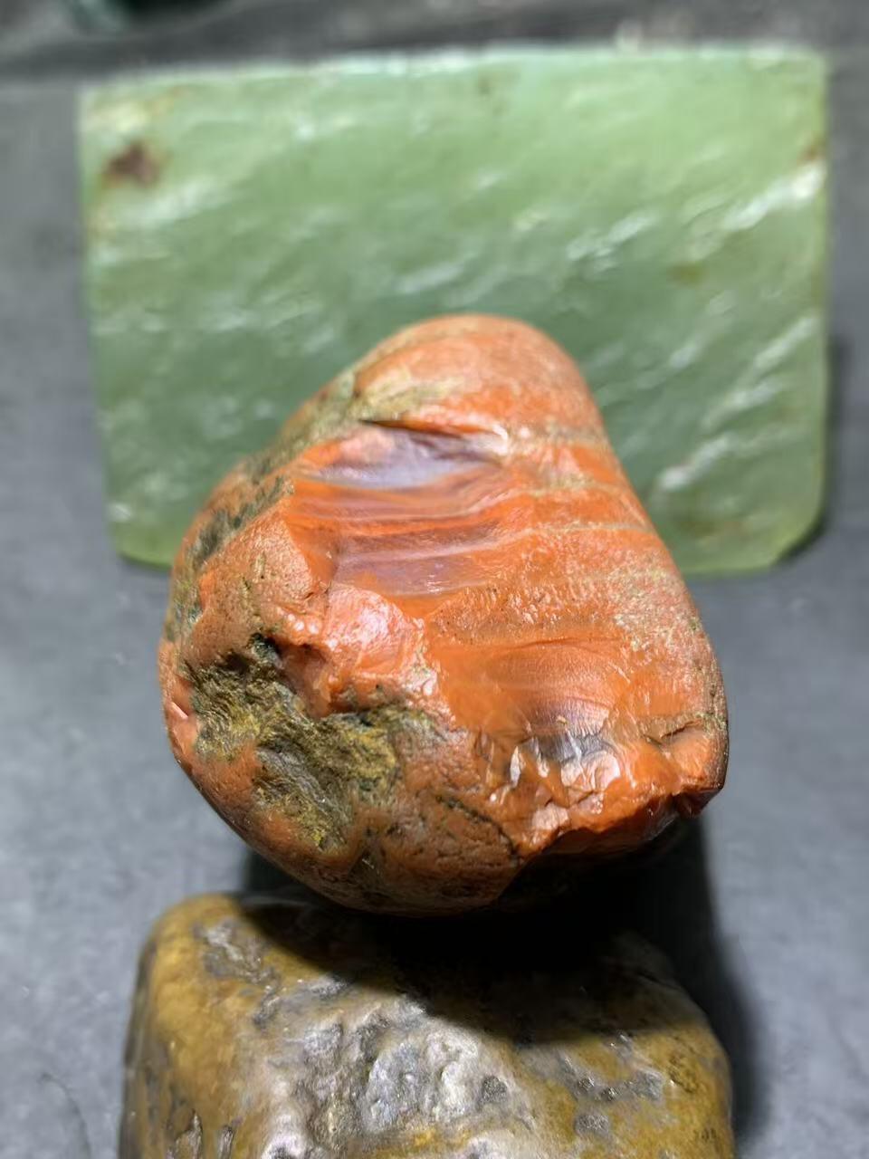 精美柿子红皮开窗料飘朱砂点南红玛瑙原石一颗