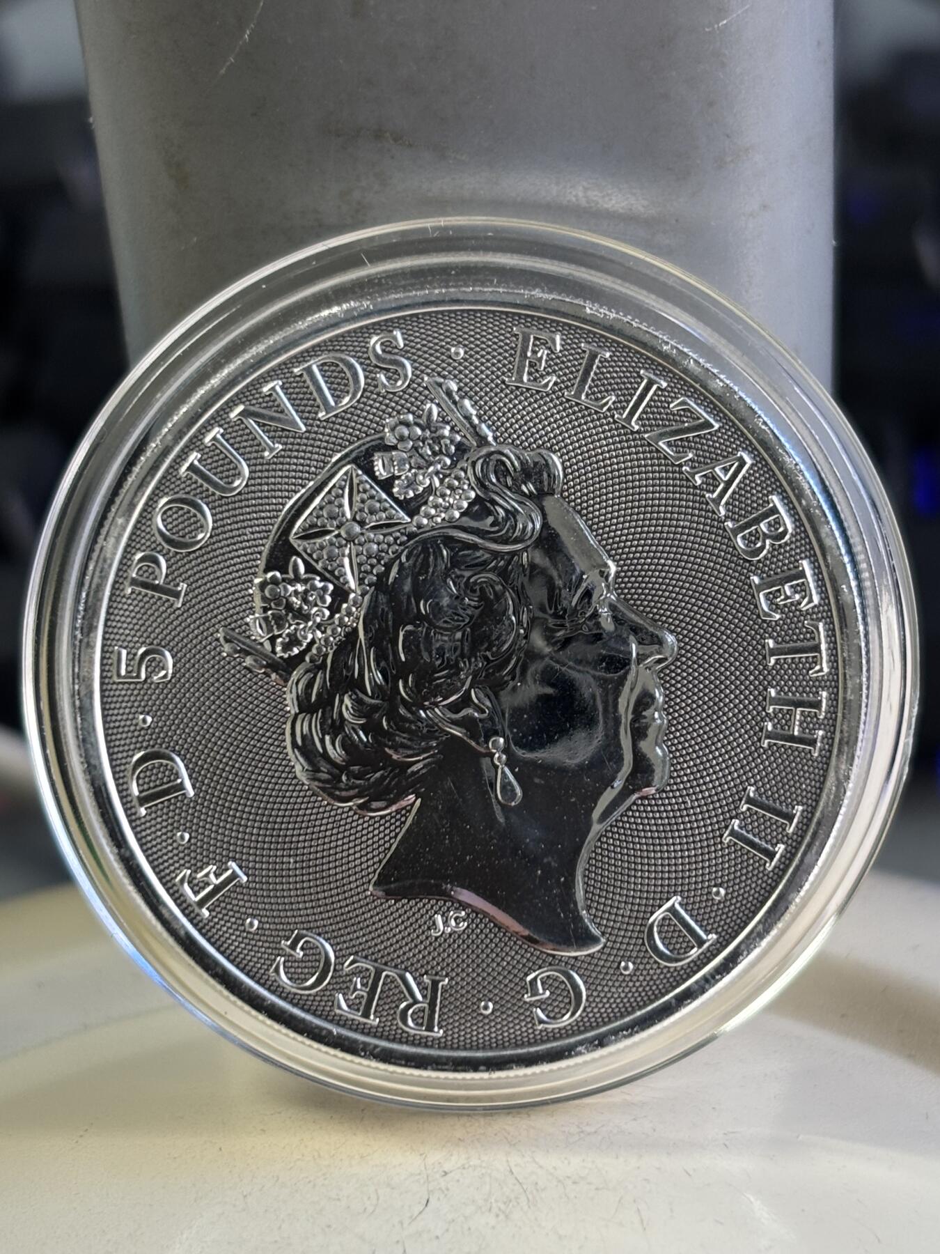 第196期拍卖 英国2018年女王神兽系列克拉伦斯黑牛2盎司纪念银币，9999银