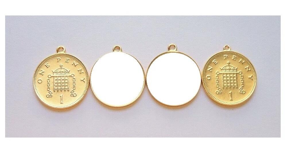 【旋风钱币】4月18日19:00准时开拍 精美欧洲币章、银币银章、第三帝国钱币等 全场包邮！ 2枚一起 纯手工 英国伊丽莎白二世中老年像 镀金高浮雕精制币章吊坠 20MM