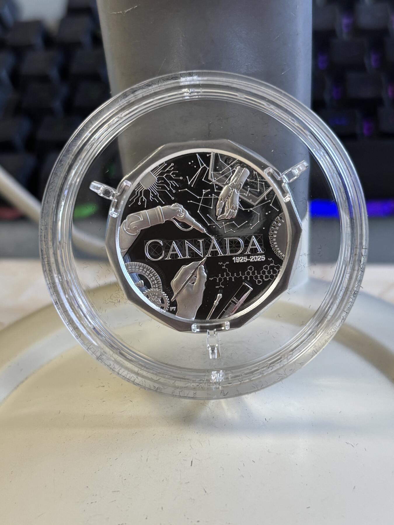 第196期拍卖 加拿大2025年工程师的召唤1盎司多边形精制纪念银币，9999银，发行5000枚