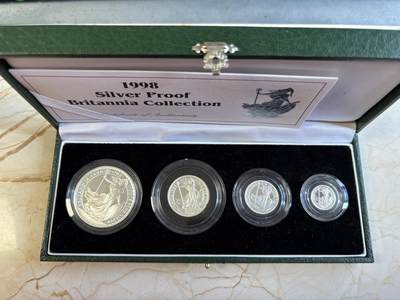 第195期拍卖 - 英国1998年不列颠女神系列精制银币4枚套，四枚银币重量分别为1盎司、半盎司、1/4盎司、1/10盎司，958银，为不列颠女神系列第二次发行的精制套币，原盒证书