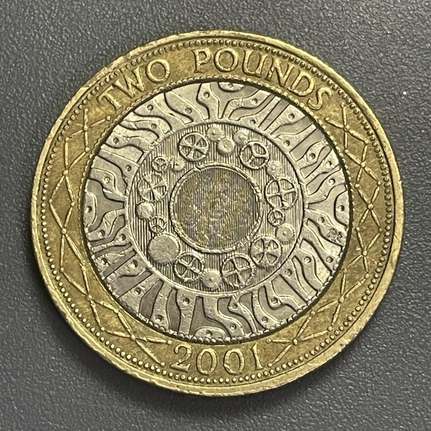 回流0406 英国2001年2英镑双金属币 齿轮科技