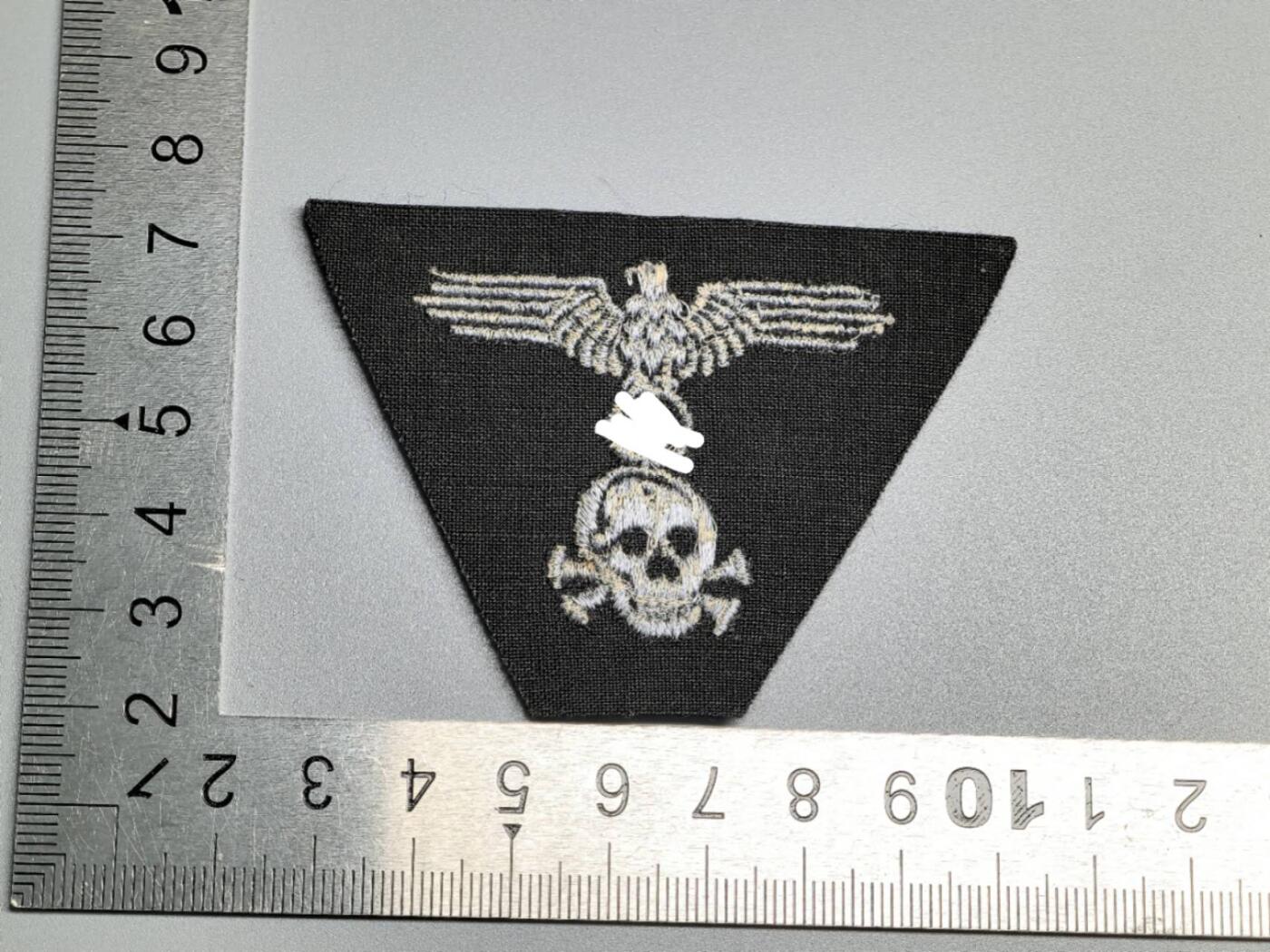 小驴勋章奖章收藏4月4日周六晚六点拍卖（珍爱和平，收藏战争，铭记历史，勿忘国耻，忠党爱国。有偿代拍，送拍规则在简介最后，参拍须阅读规则后再参拍，关系到运费包装发货时效真假辨别等关键信息，拍卖时不再发原图，看大图店主微信码在拍卖店铺介绍里） 现代工艺品 SS鹰徽 非原品