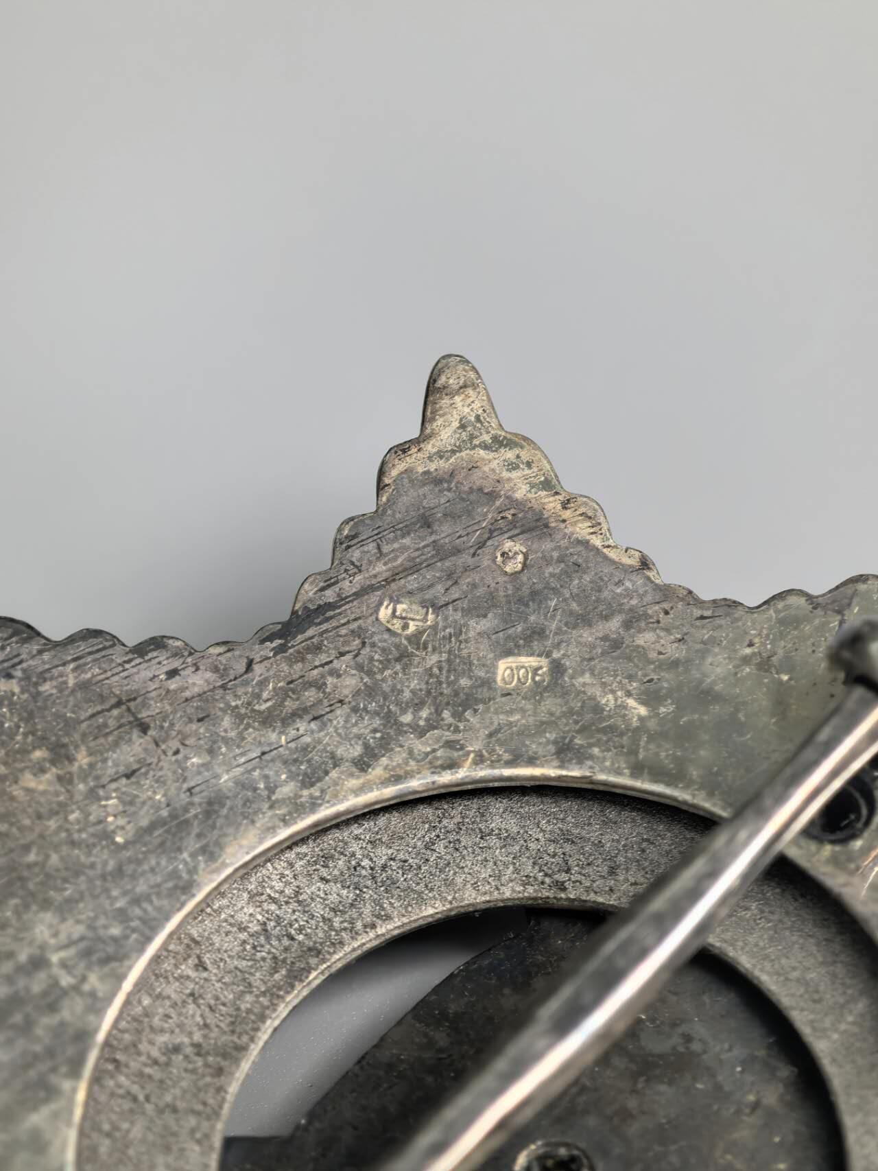 小驴勋章奖章收藏4月4日周六晚六点拍卖（珍爱和平，收藏战争，铭记历史，勿忘国耻，忠党爱国。有偿代拍，送拍规则在简介最后，参拍须阅读规则后再参拍，关系到运费包装发货时效真假辨别等关键信息，拍卖时不再发原图，看大图店主微信码在拍卖店铺介绍里）