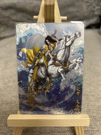 喜灰玩卡拍卖第七期，接拍品0佣金，欢迎送拍，释放现金流，让自己有资金可以购买更多喜欢的卡牌，让别的卡友能淘到更多心仪的卡牌 - 【亲签限编024/108编】 卡德曼 谷粒老师绘 扈三娘028B  限编粗闪