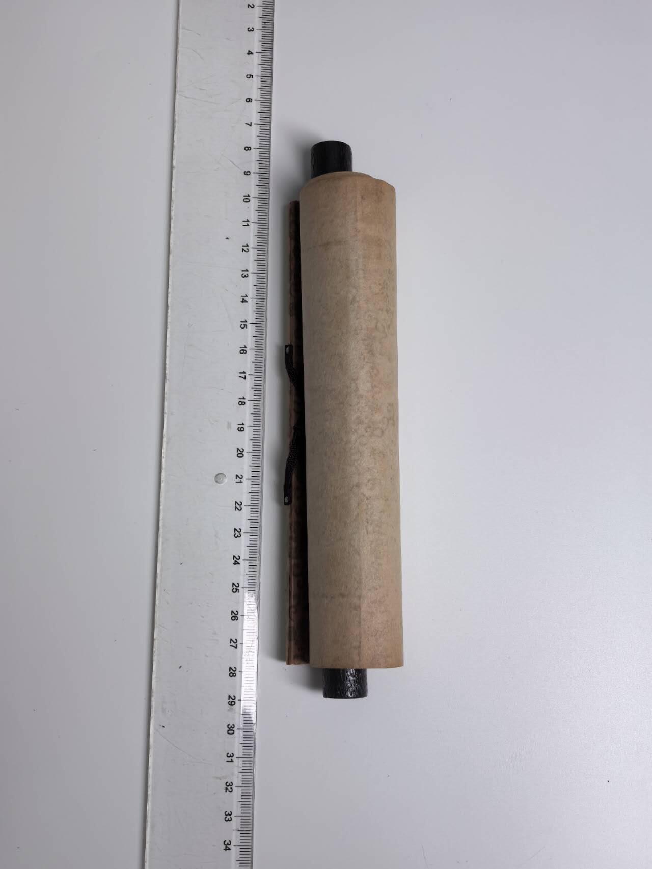 小驴勋章奖章收藏4月4日周六晚六点拍卖（珍爱和平，收藏战争，铭记历史，勿忘国耻，忠党爱国。有偿代拍，送拍规则在简介最后，参拍须阅读规则后再参拍，关系到运费包装发货时效真假辨别等关键信息，拍卖时不再发原图，看大图店主微信码在拍卖店铺介绍里） 日本毛笔字小卷轴