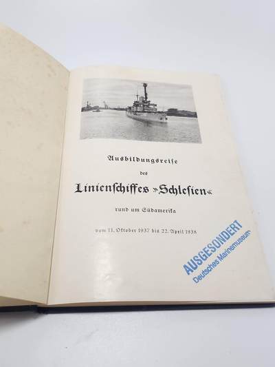 南水社第5次拍卖  稀有 1938年德国海军「西里西亚号」战列舰南美巡航纪念册 时任舰长弗里德里希·弗莱舍上校（后晋升海军上将，海军使团团长 威廉港造船厂厂长）亲笔签名两处 德国海军博物馆旧藏带戳 原品 除部分纸张氧化痕迹 基本完好 详情看简介