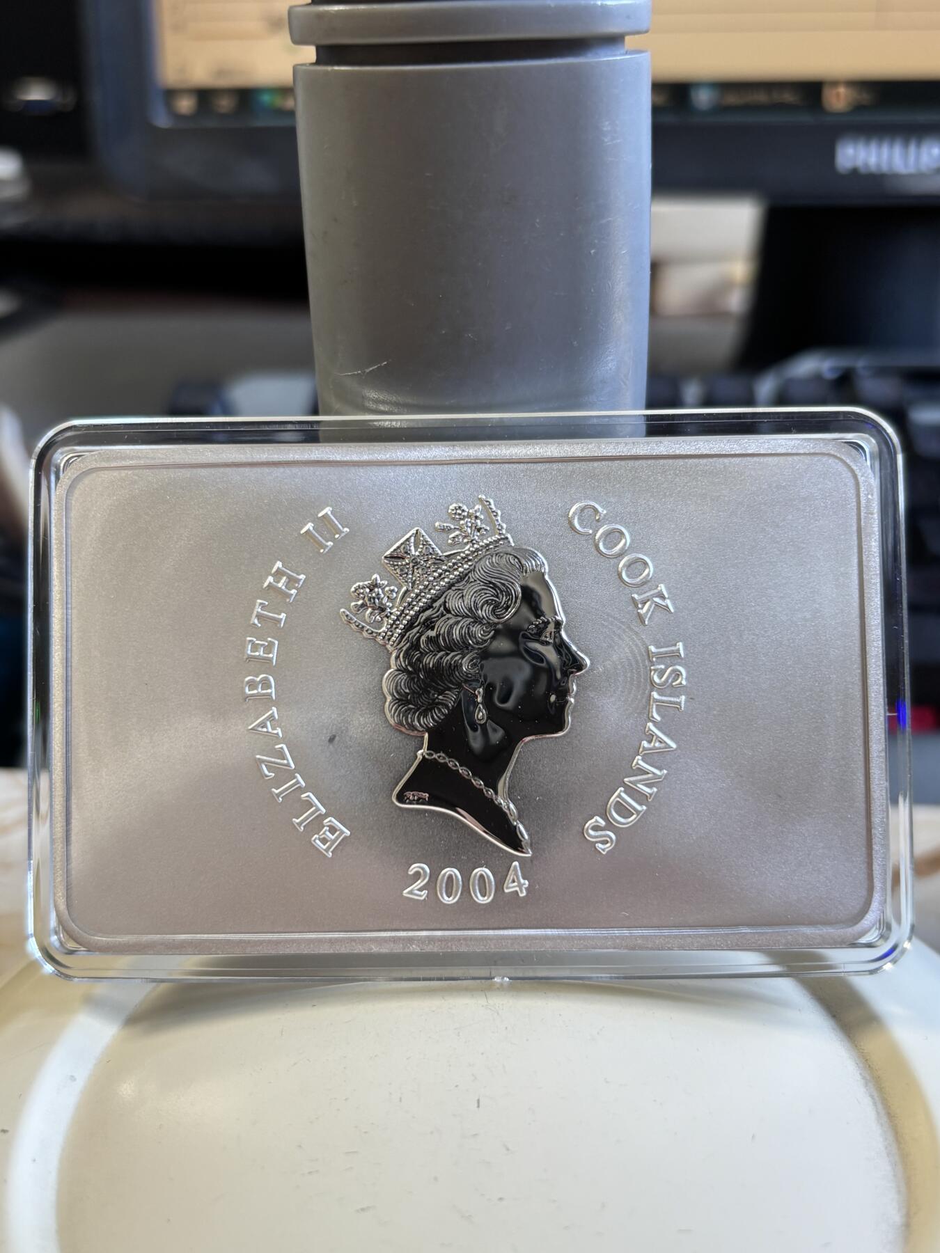 第195期拍卖 库克2004年邓小平诞辰一百周年纪念银币，5盎司，999银，编号0690，总发行量3000枚，原盒证书