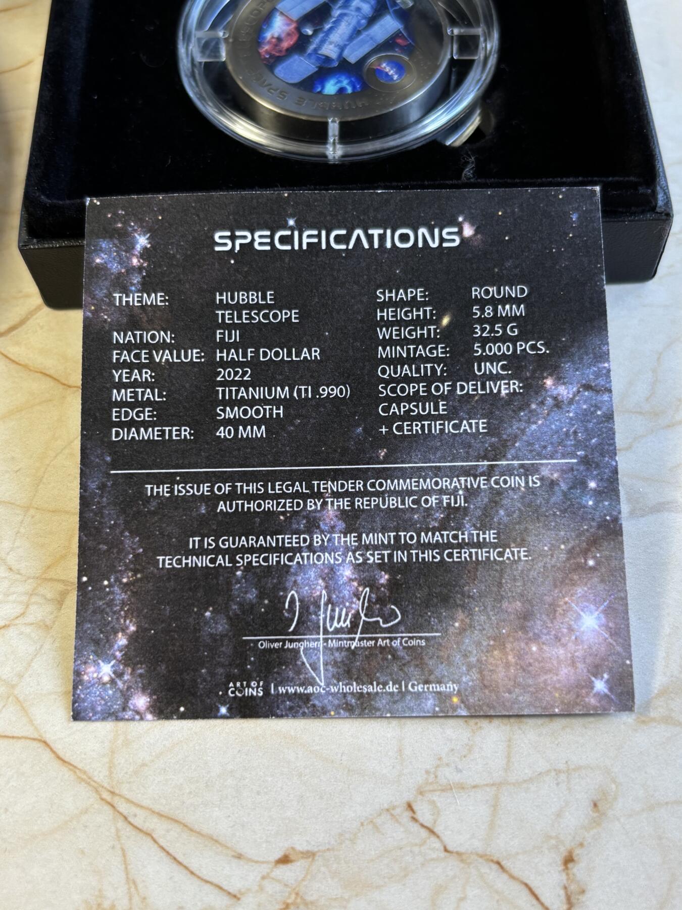 第196期拍卖 斐济2022年哈勃望远镜彩色钛金属纪念币
