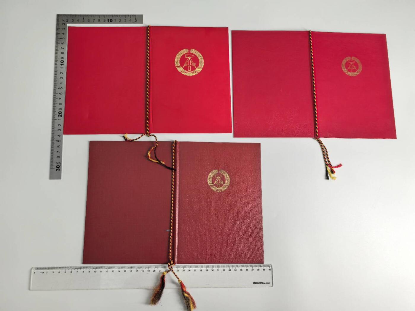 小驴勋章奖章收藏4月4日周六晚六点拍卖（珍爱和平，收藏战争，铭记历史，勿忘国耻，忠党爱国。有偿代拍，送拍规则在简介最后，参拍须阅读规则后再参拍，关系到运费包装发货时效真假辨别等关键信息，拍卖时不再发原图，看大图店主微信码在拍卖店铺介绍里） 东德丽姿少校证书一套