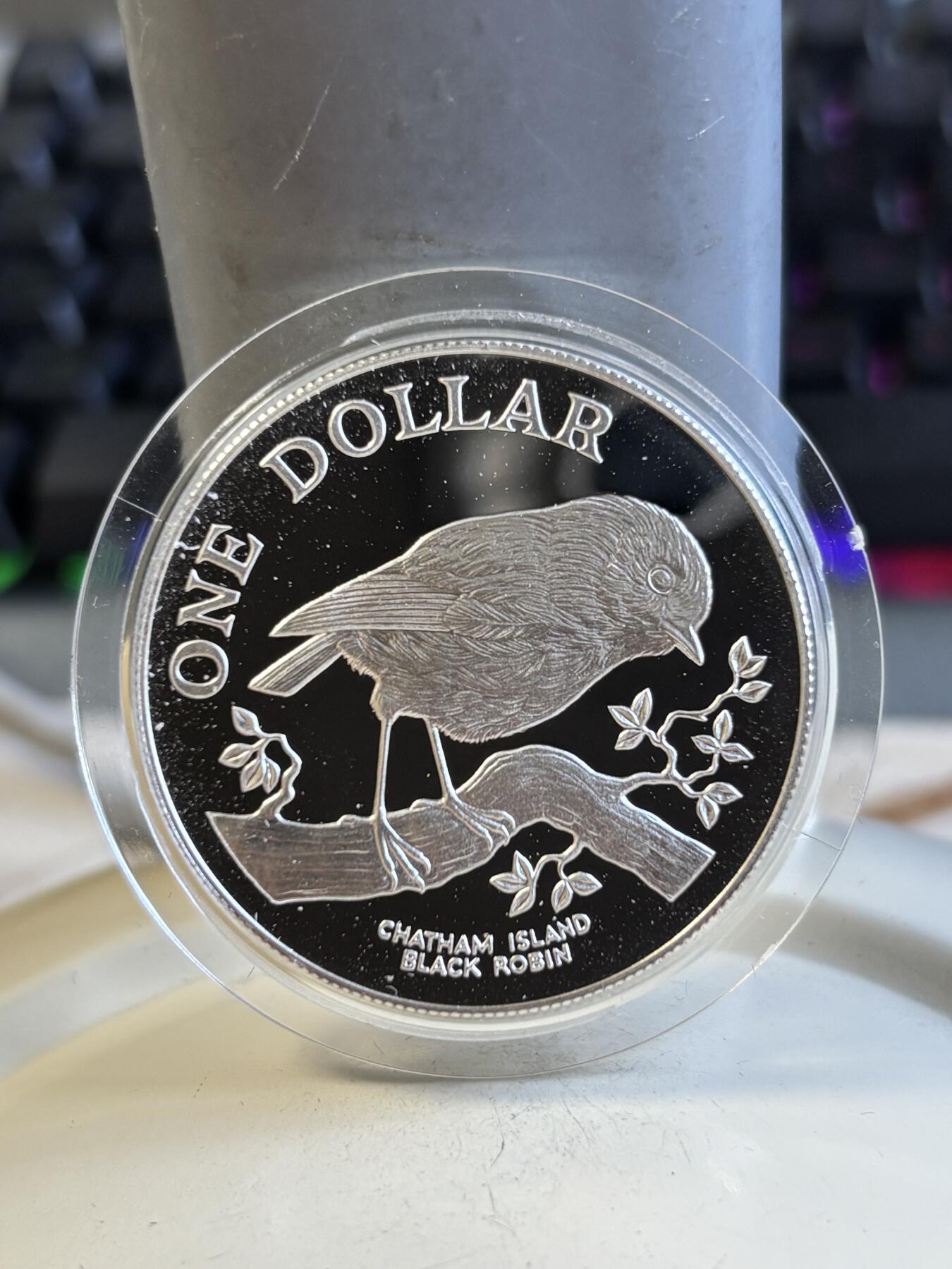 第195期拍卖 新西兰1984年黑知更鸟，珍稀动物系列精制大银币带盒无证书，27.22克，925银