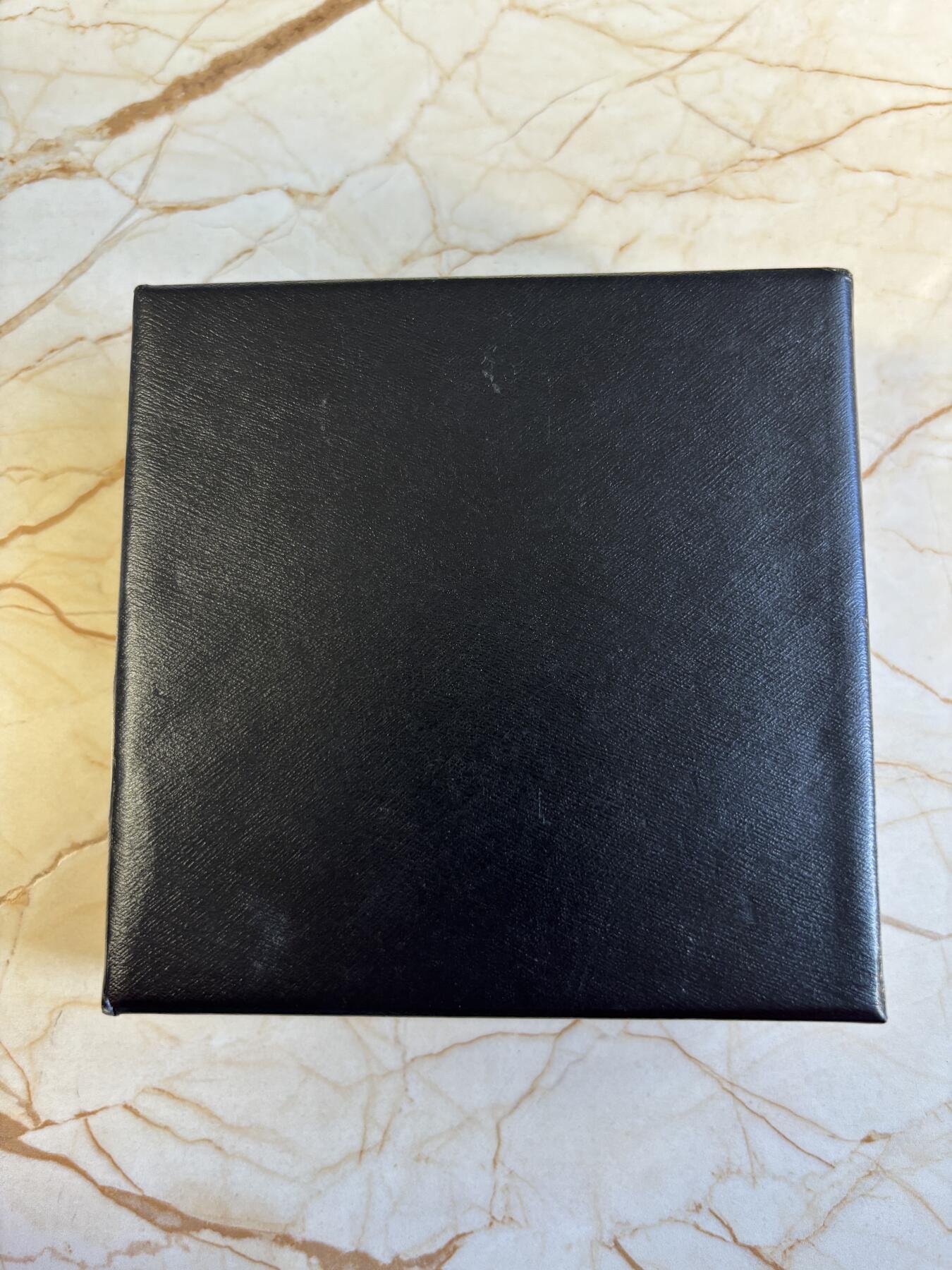 第196期拍卖 库克2013年镶嵌纳米芯片宇宙探索精制彩色银币，925银，50克，发行1000枚