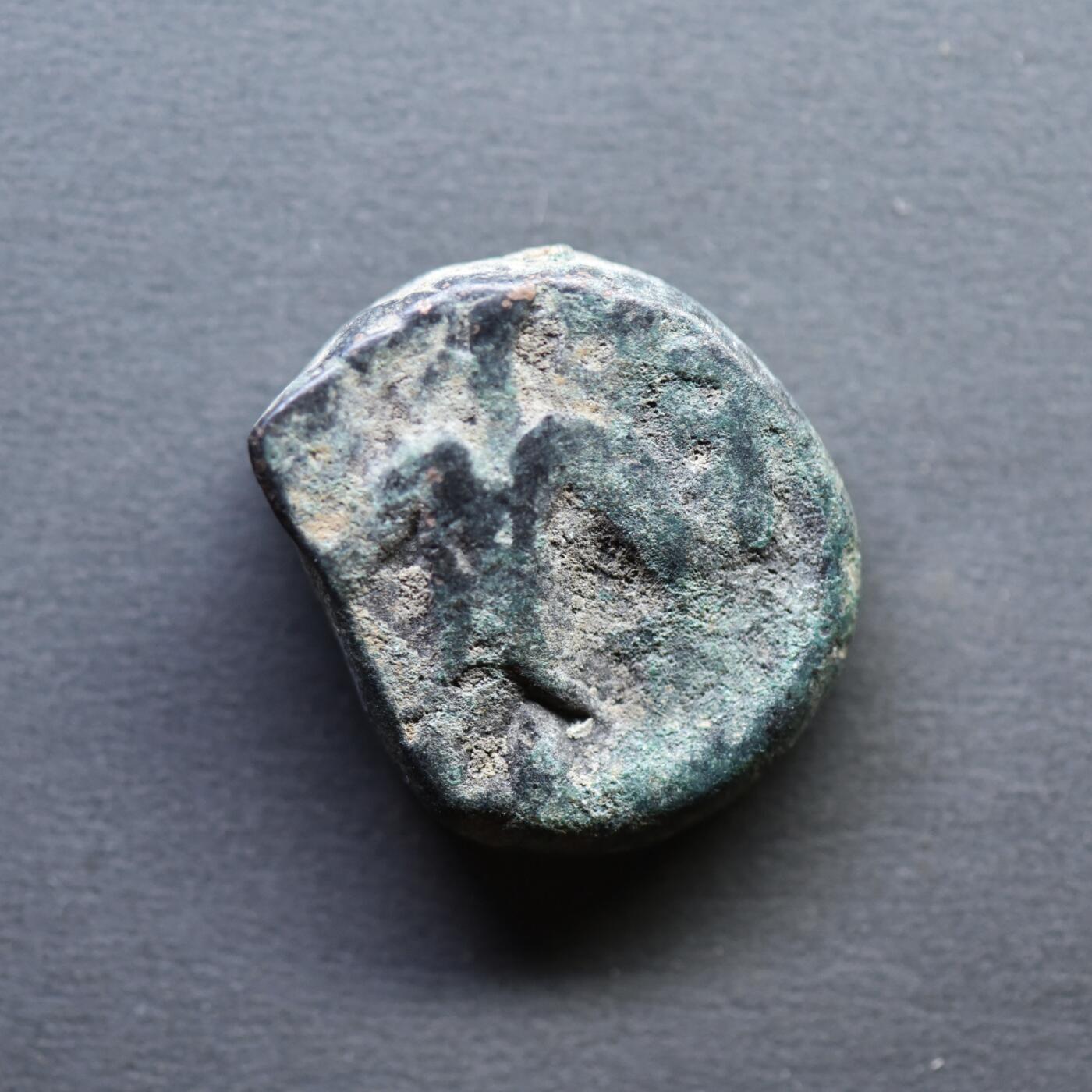 【良泉】4月16日【西方古代打制币】拍卖108件 公元267-270年【贵霜】迦腻色伽三世“财富女神”铜币，7.54克