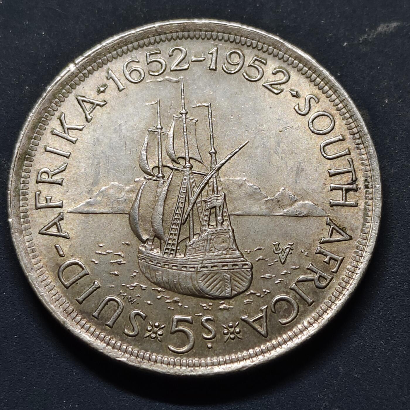 【全场包邮】纯粹捡漏拍517场 南非1952年5先令发现开普敦300周年克朗型纪念银币【38.61毫米28.28克50%】
