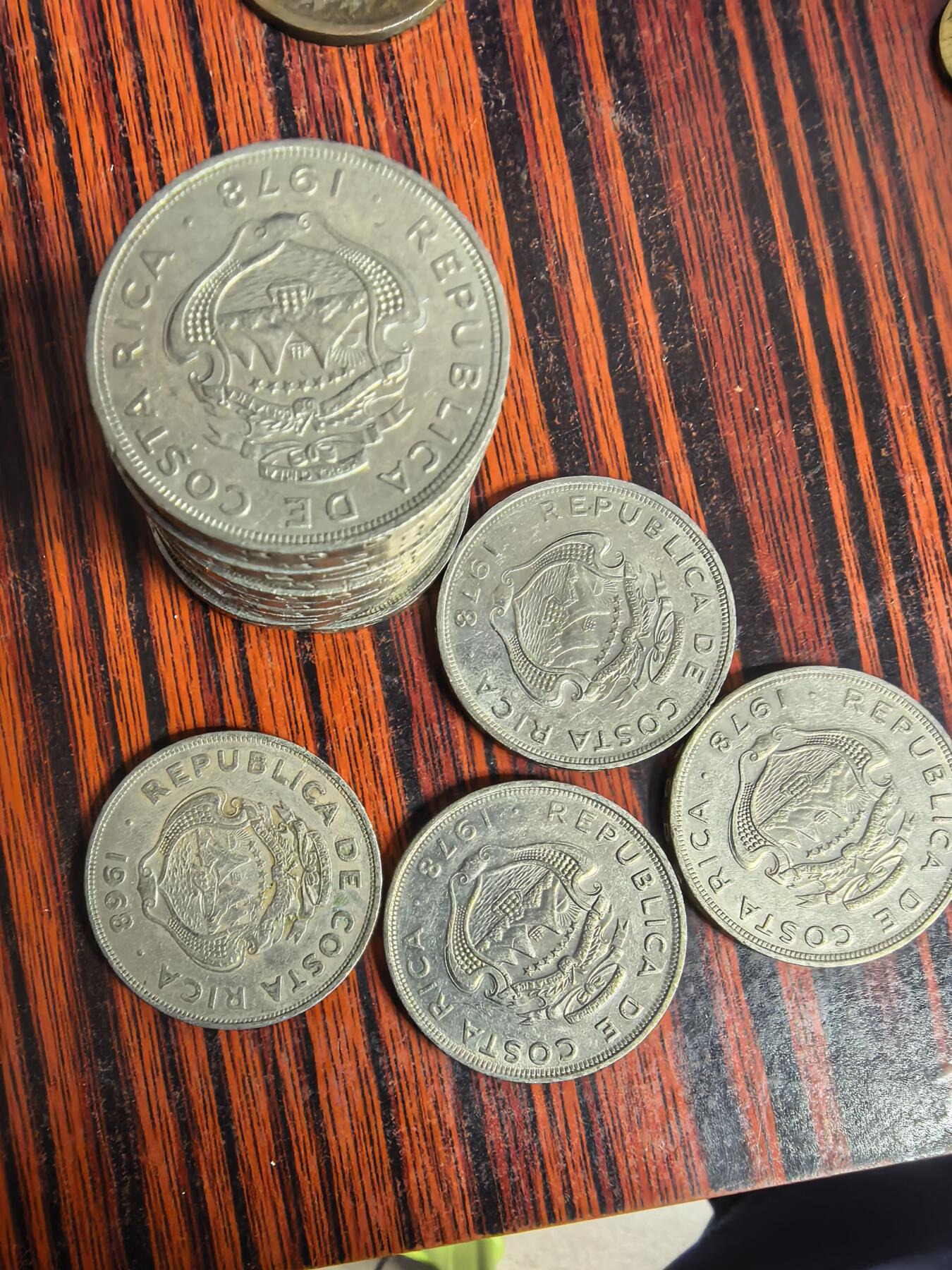 泡泡堂微拍2026.4.2第1场 哥斯达黎加硬币2元，随机一枚。