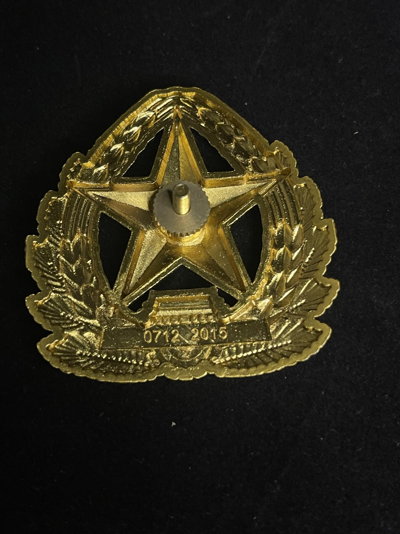 专场 Su －07帽徽