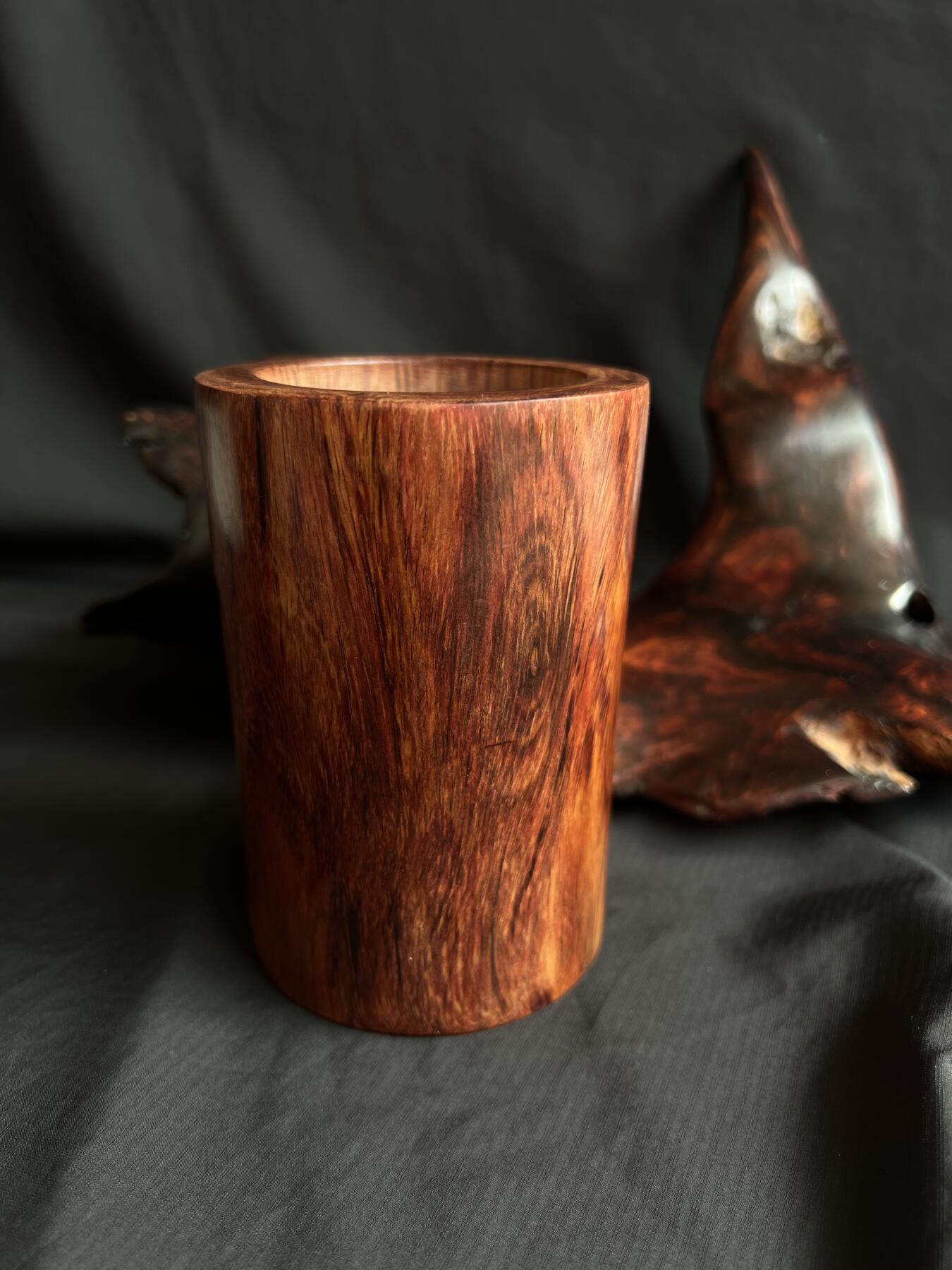 零元拍：海南黄花梨笔筒，整颗料抠出，口径：75/108MM