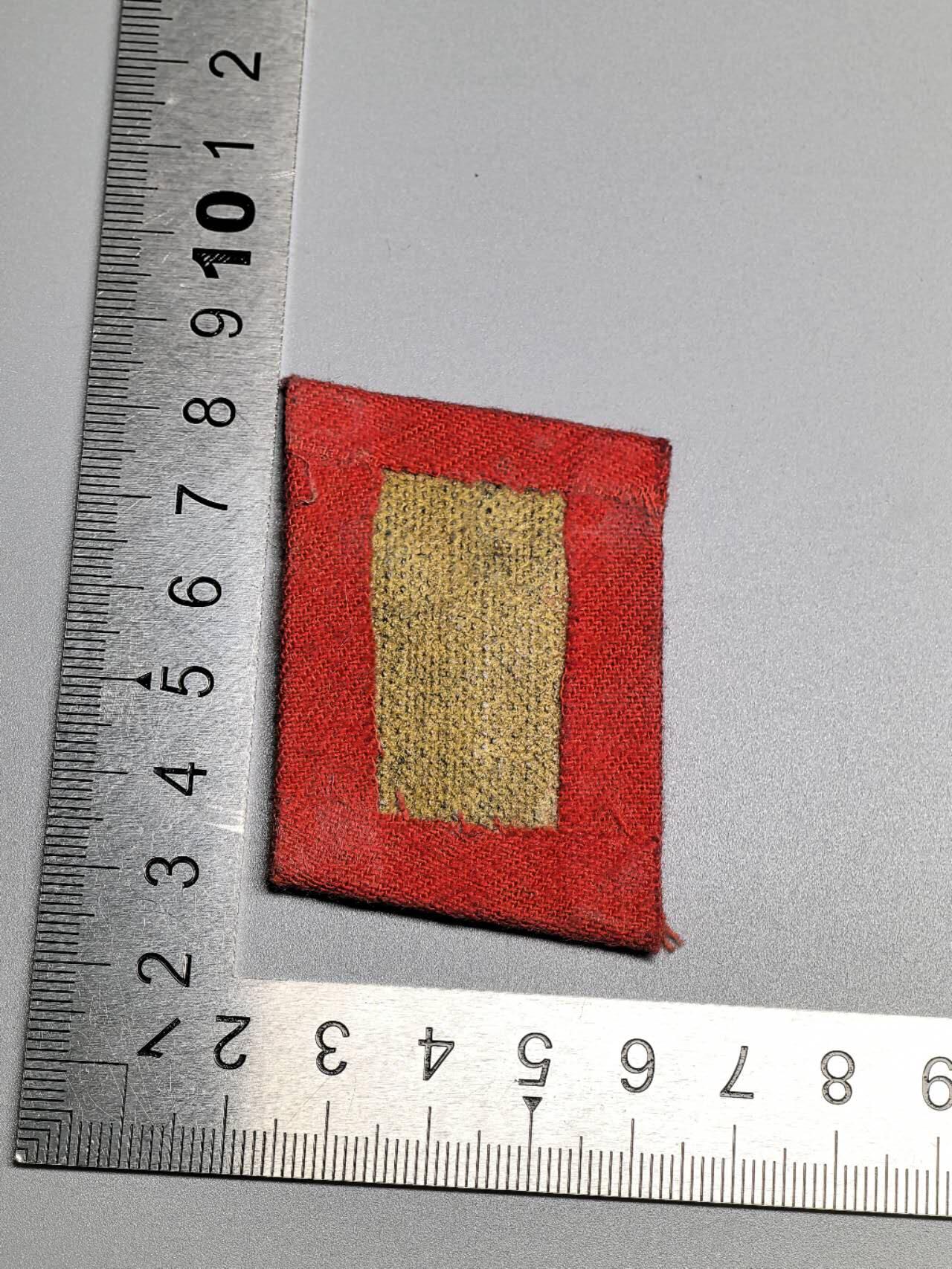 小驴勋章奖章收藏4月4日周六晚六点拍卖（珍爱和平，收藏战争，铭记历史，勿忘国耻，忠党爱国。有偿代拍，送拍规则在简介最后，参拍须阅读规则后再参拍，关系到运费包装发货时效真假辨别等关键信息，拍卖时不再发原图，看大图店主微信码在拍卖店铺介绍里） 现代工艺品 SA领章 非原品