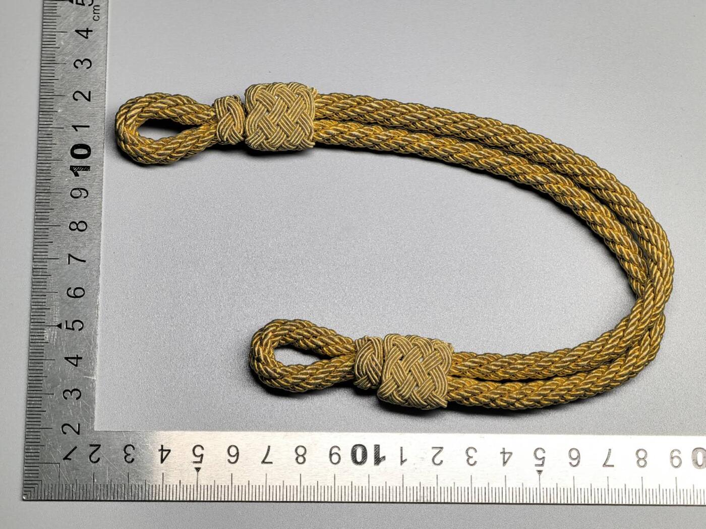 小驴勋章奖章收藏4月4日周六晚六点拍卖（珍爱和平，收藏战争，铭记历史，勿忘国耻，忠党爱国。有偿代拍，送拍规则在简介最后，参拍须阅读规则后再参拍，关系到运费包装发货时效真假辨别等关键信息，拍卖时不再发原图，看大图店主微信码在拍卖店铺介绍里） 现代工艺品 将官大檐帽风带 非原品