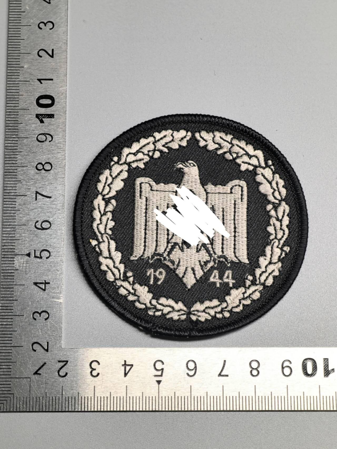 小驴勋章奖章收藏4月4日周六晚六点拍卖（珍爱和平，收藏战争，铭记历史，勿忘国耻，忠党爱国。有偿代拍，送拍规则在简介最后，参拍须阅读规则后再参拍，关系到运费包装发货时效真假辨别等关键信息，拍卖时不再发原图，看大图店主微信码在拍卖店铺介绍里） 现代工艺品 布徽章 非原品