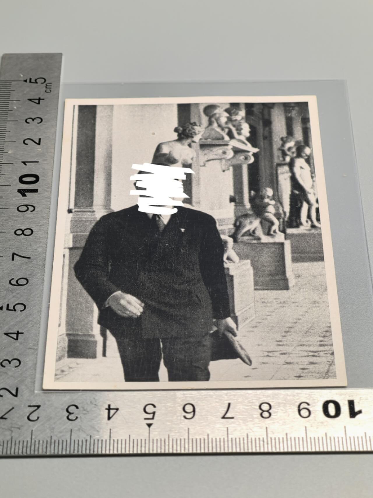 小驴勋章奖章收藏4月4日周六晚六点拍卖（珍爱和平，收藏战争，铭记历史，勿忘国耻，忠党爱国。有偿代拍，送拍规则在简介最后，参拍须阅读规则后再参拍，关系到运费包装发货时效真假辨别等关键信息，拍卖时不再发原图，看大图店主微信码在拍卖店铺介绍里）